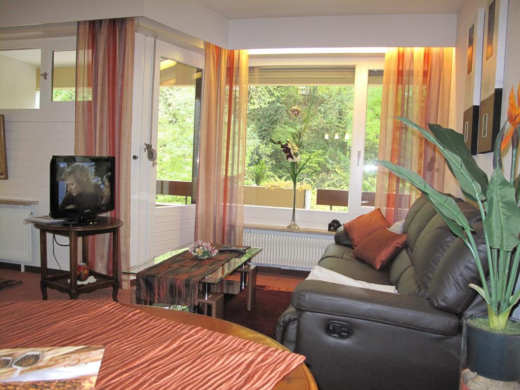 Appartementhaus Im Gruen Bad Bellingen Ruang foto